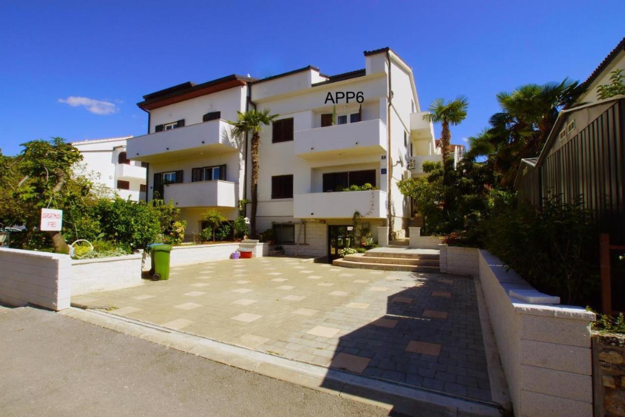 Luna 22 Poreč Exteriör bild